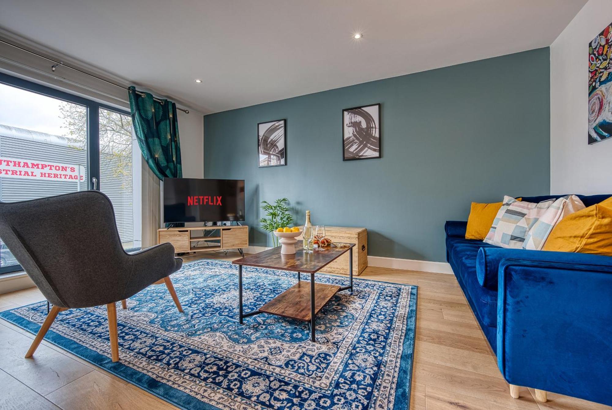Blue Puffin Stays: Stylish 2-Bed City Apartment in Southampton Ocean Village Exterior photo