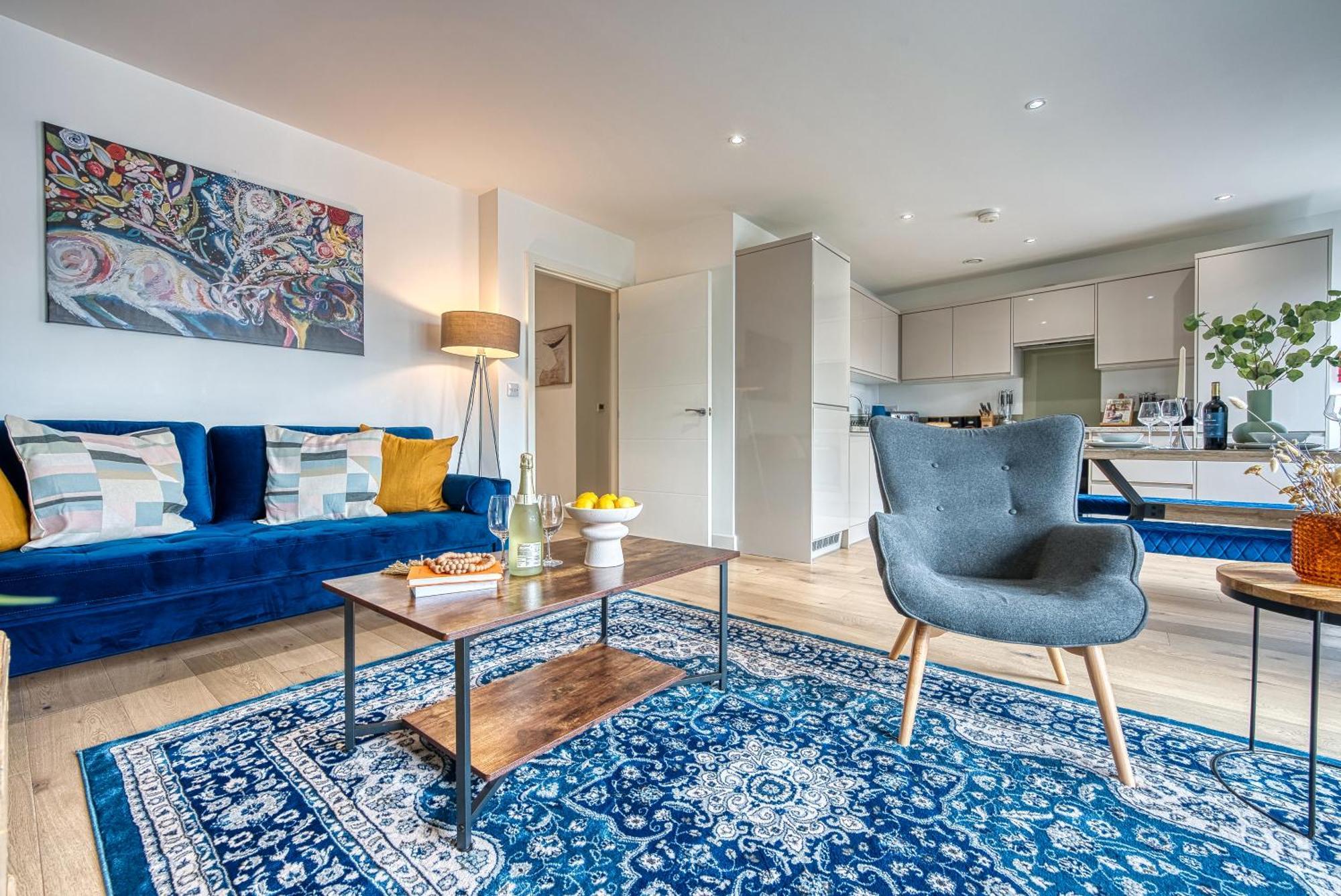 Blue Puffin Stays: Stylish 2-Bed City Apartment in Southampton Ocean Village Exterior photo